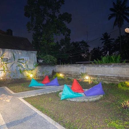 Aura Dormitory House Ubud מראה חיצוני תמונה