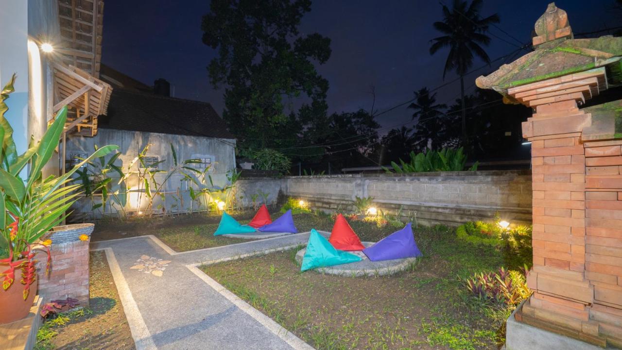 Aura Dormitory House Ubud מראה חיצוני תמונה