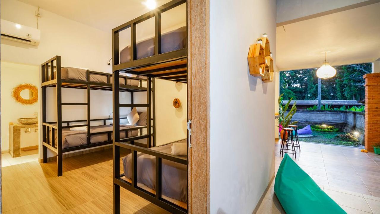 Aura Dormitory House Ubud מראה חיצוני תמונה